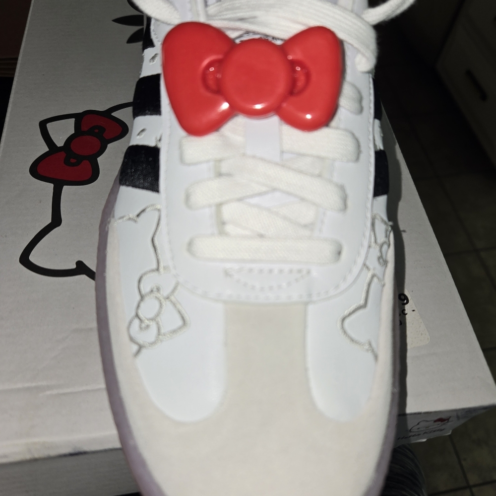 Adidas Sambe - Hello Kitty - Picture 2 of 6